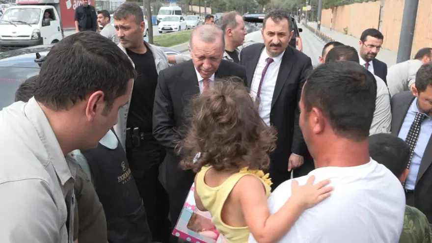 Cumhurbaşkanı Erdoğan, vatandaşlarla sohbet etti 1 Cumhurbaşkanı Erdoğan, vatandaşlarla sohbet etti 1