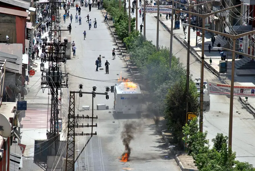 Yüksekova karıştı 8 Yüksekova karıştı 8