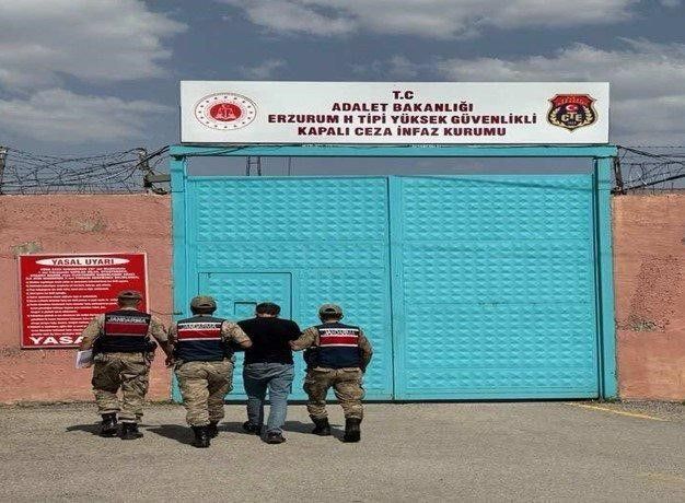 Erzurum'da FETÖ/PDY üyesi samanlıkta yakalandı