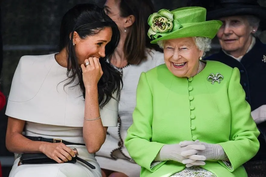 Meghan Markle ve Prens Harry sert çıktı: ‘Kraliyet’ kelimesiKraliçe’nin malı değil 1