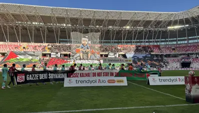 Sivasspor'dan Gazze koreografisi: "Dünya:0-Vicdan:0"
