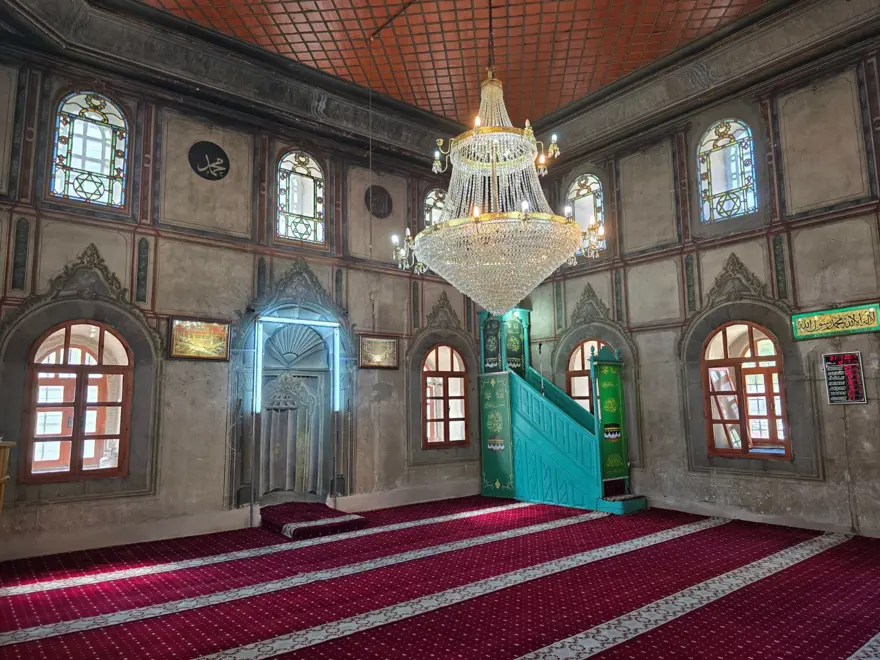 Kayyımzade camisi geçen iki yüz yıla rağmen tüm ihtişamıyla ayakta duruyor 3