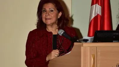 Türk Profesör Rejin Kebudi'ye “Onkolojide Kadın Lider” ödülü