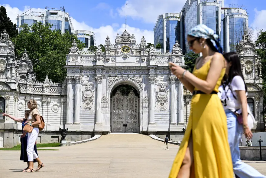 Dolmabahçe Sarayı'nın kullanıma açılışının 167'nci yılı 30