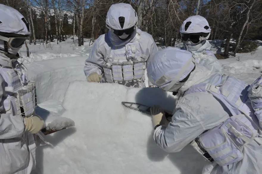 Komandoların 2 bin 200 metre rakımda, eksi 25 derecede zorlueğitimi 9 Komandoların 2 bin 200 metre rakımda, eksi 25 derecede zorlueğitimi 9