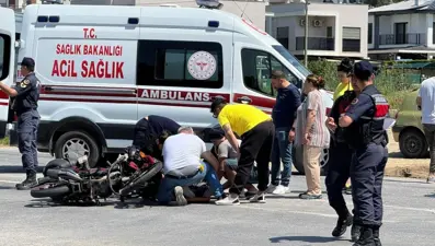 Kuşadası'nda motosikletler çarpıştı