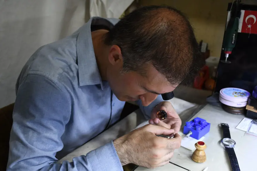 23 yıllık memur hobisini işi yaptı: İnternetten izleyerek öğrendi,memurluktan istifa edip dükkan açtı 2