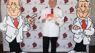 "Böbrek Dede" çocuklara sağlıklı beslenmeyi anlatacak