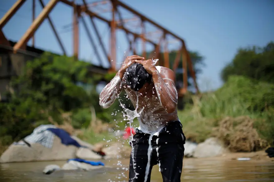 ABD yolundaki göçmenler Meksika'nın çalışma izni teklifini reddetti 19