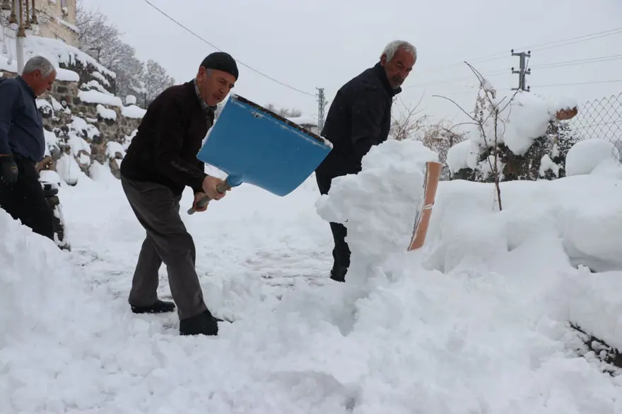 Kışın karla dolduruyorlar: Yazın serinlemek için kullanılıyor 1