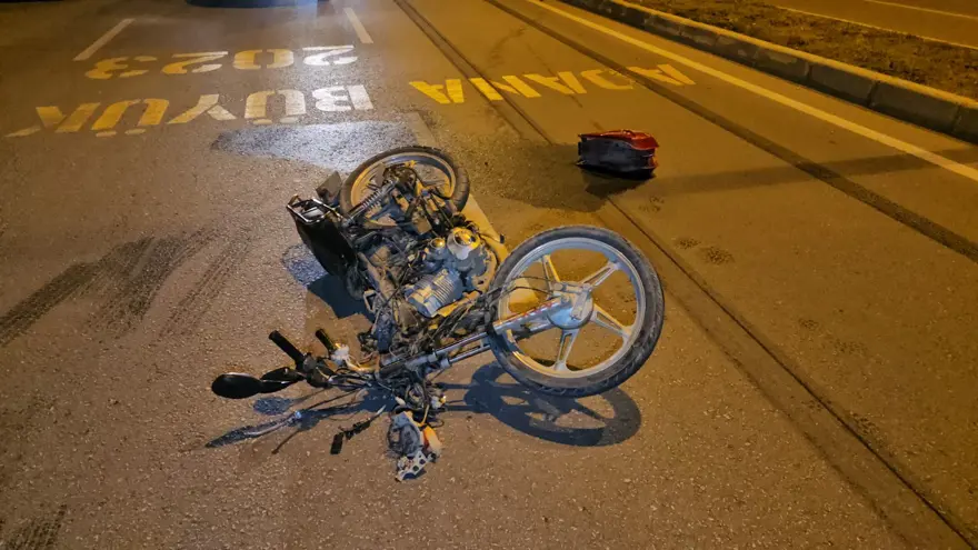 Otomobilin çarptığı motosikletli öldü, yakınları parke taşlarıyla araca saldırdı 8