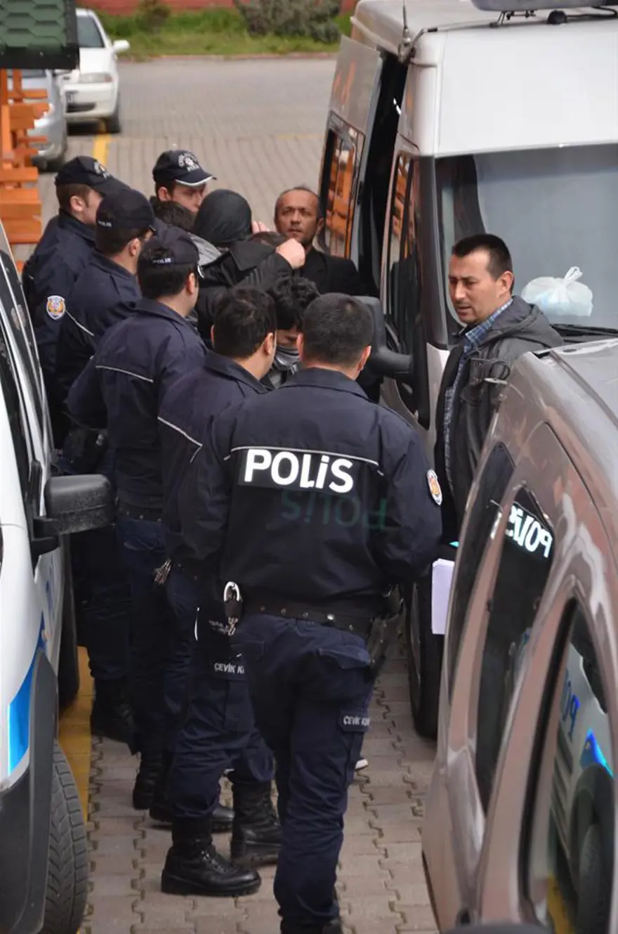 Sandık başında yakalandılar 13 Sandık başında yakalandılar 13