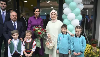 Emine Erdoğan, Belgrad'daki Türkiye Maarif Vakfı'nın anaokulu öğrencileriyle bir araya geldi