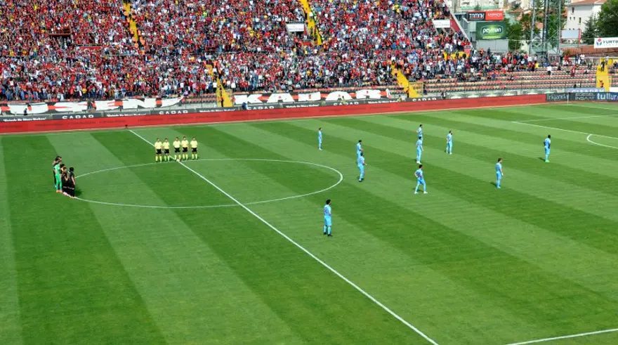 Trabzonsporlu oyuncular protestoyu protesto etti 6