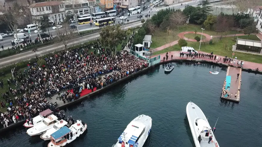 Haliç'te haç çıkarma töreni 8