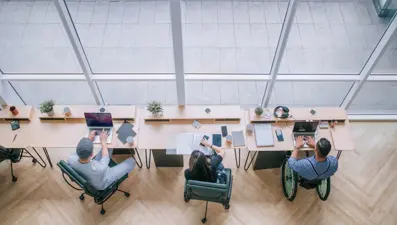 Yeni yasaya ilk onay: Siyasi parti ve şirketlerin üst kadrosunda kadın-erkek sayısı eşitlenecek