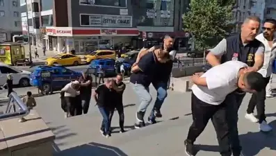 Alkollü müşterilerin kredi kartlarını izinsiz kullandığı belirlenen 4 şüpheli tutuklandı