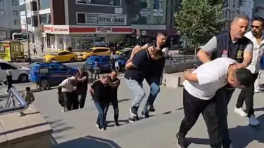 Alkollü müşterilerin kredi kartlarını izinsiz kullandığı belirlenen 4 şüpheli tutuklandı