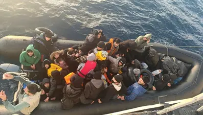 Ayvacık açıklarında 40 göçmen yakalandı