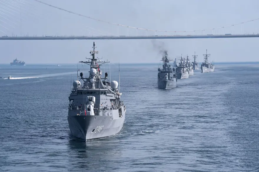 Preveze Deniz Zaferi’nin 486’ncı yıl dönümü: Türk donanmasından İstanbul Boğazı’nda geçit töreni 8