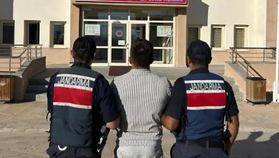 Cezaevinden firar eden 2 hükümlü yakalandı