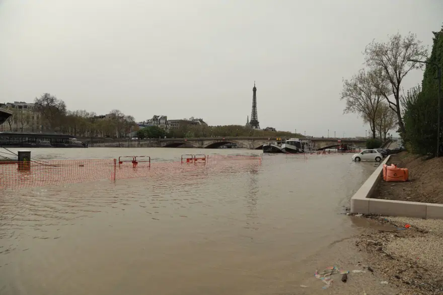 Paris'te Seine Nehri yükseldi 14