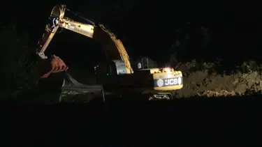 Kayıp iki gencin cansız bedenleri aranıyor: Kuyu kepçelerle kazılıyor