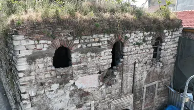 Mimar Sinan'ın eseri Ayakapı Hamamı ihya edilmeyi bekliyor