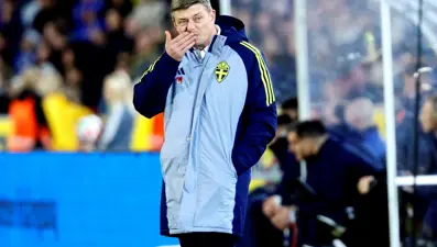 Kosova yenilgisi bardağı taşırdı: İsveç'te Tomasson gönderildi