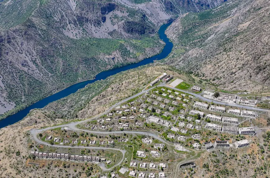 Yer: Diyarbakır... 49 yıl önce İtalyanlar için yapılan köy şimdi bomboş 7