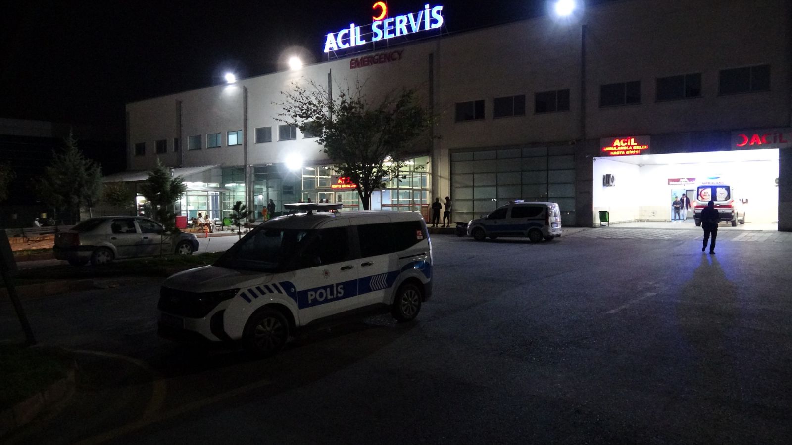 Bahçede silahla oynarken kendini vurdu