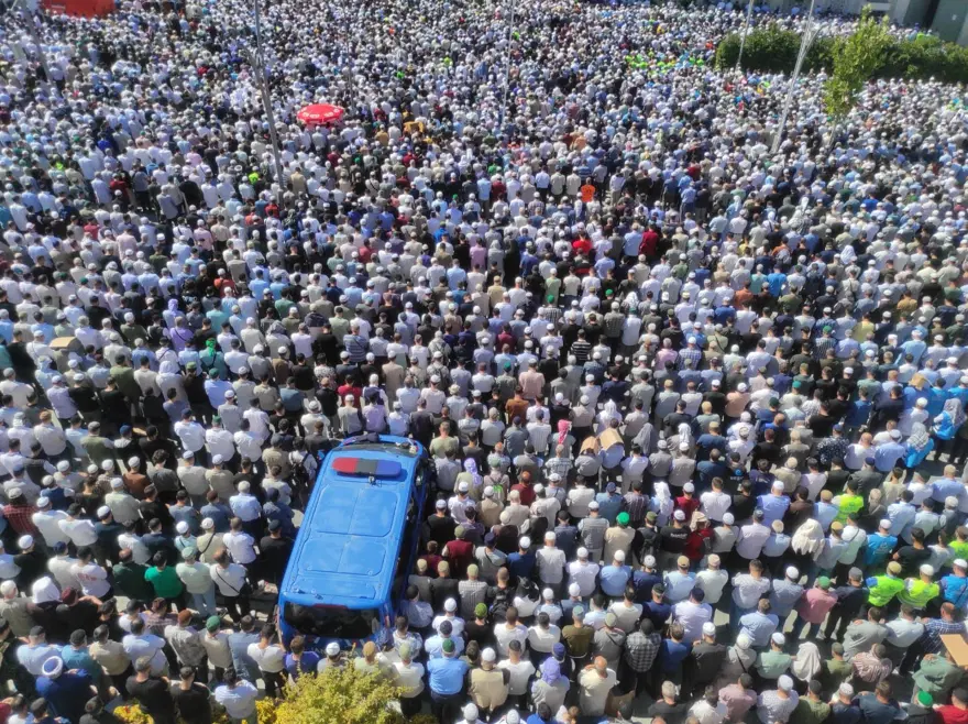 KALABALIK UĞURLAMA 4 KALABALIK UĞURLAMA 4