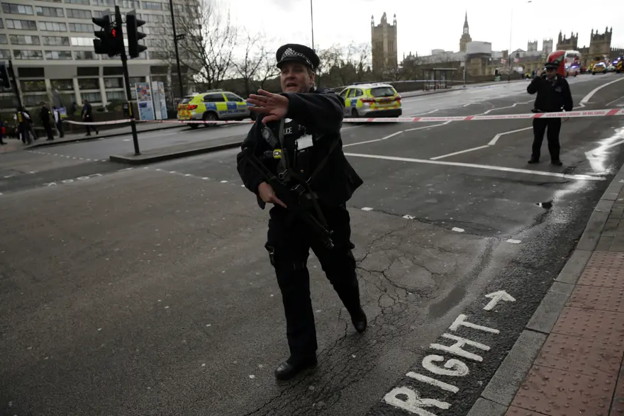 Londra'da silah sesleri (Olay yerinden ilk kareler) 27