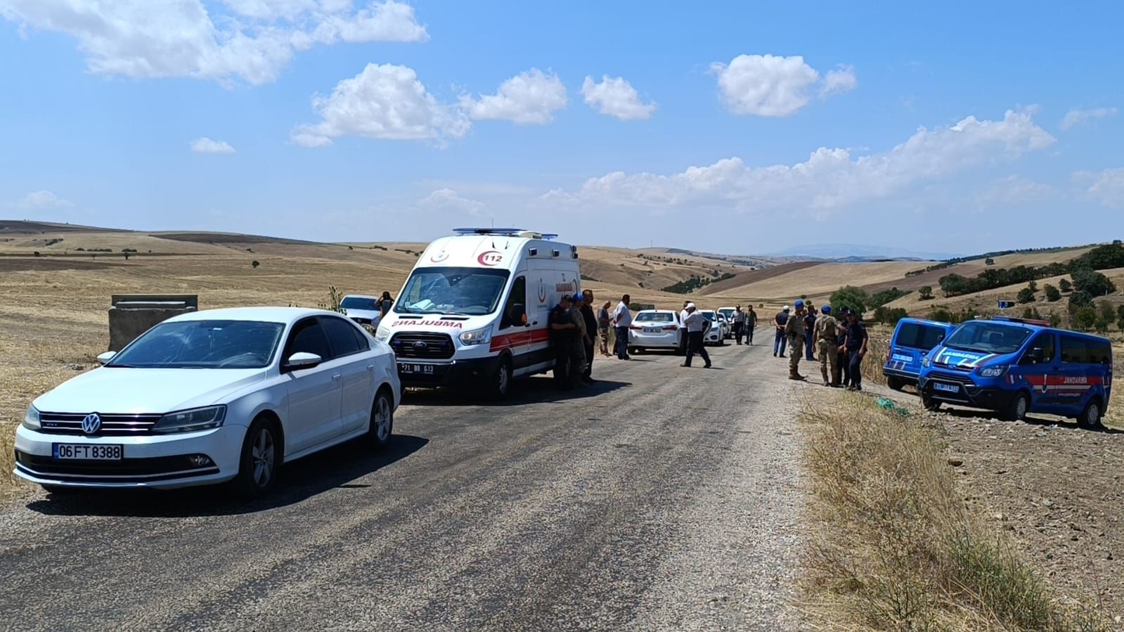 Tarla sulama katliamı: Baba, oğlu ve torunu öldü