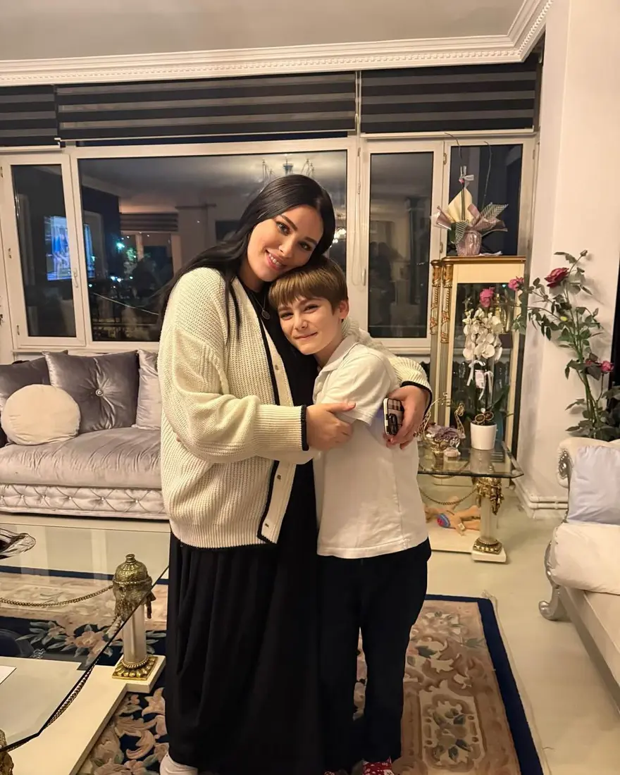 Tuğçe Tayfur'dan doğum gününde duygusal paylaşım: Babası Ferdi Tayfur'u unutmadı 5
