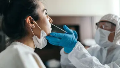 Bilim insanları duyurdu: Covid-19’un tüm varyantlarına karşı yeni tedavi