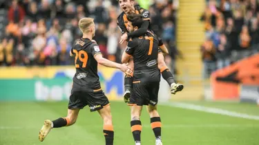 Ozan Tufan yıldızlaştı, Hull City farklı kazandı