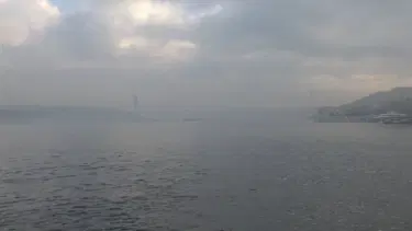 İstanbul'da sis! Boğaz'da görüş mesafesi düştü