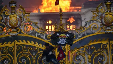 Protestolarının yeni sembolü: Z kuşağı popüler kültürle siyasete meydan okuyor