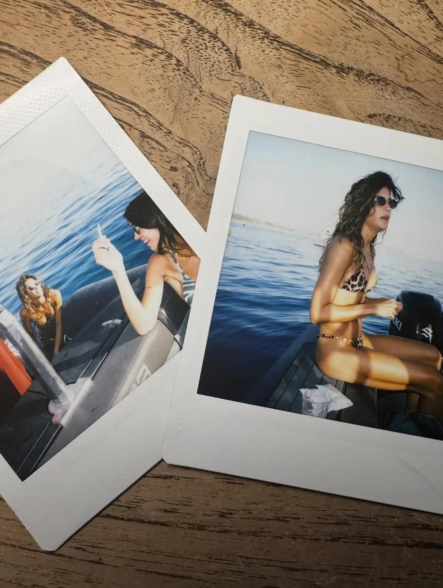 Berrak Tüzünataç'tan yaza veda pozları: 240 gün kaldı 3 Berrak Tüzünataç'tan yaza veda pozları: 240 gün kaldı 3