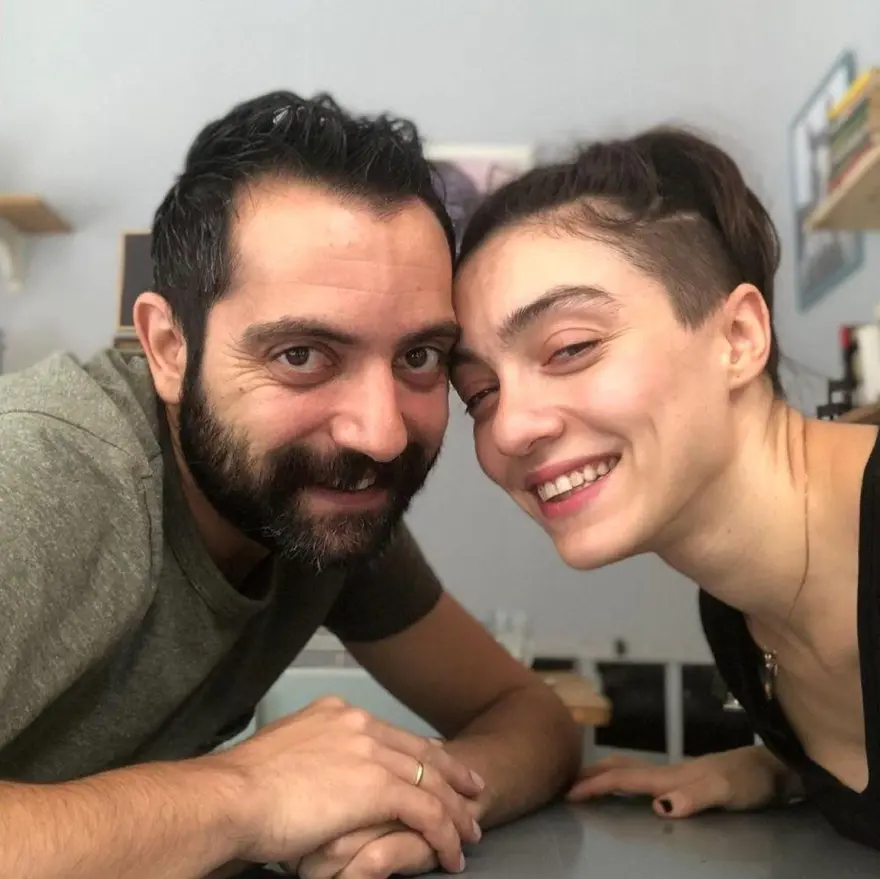OYUNCU EŞİNDEN BOŞANDI 16