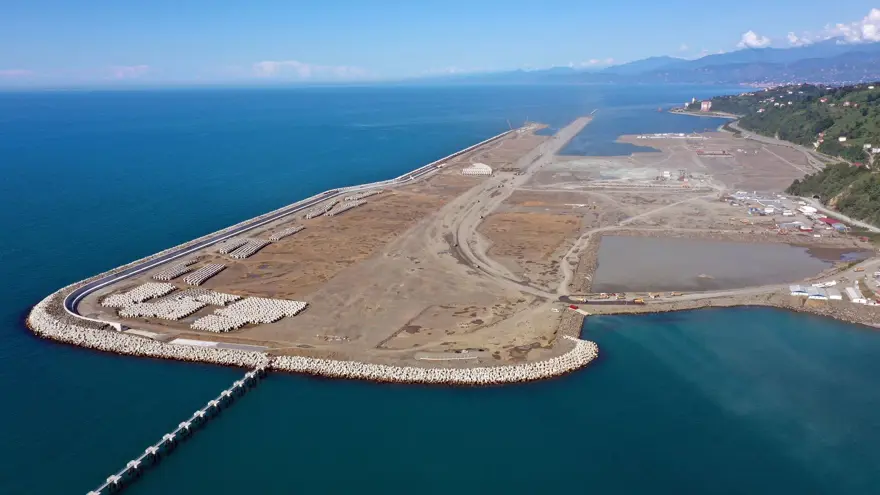 Rize-Artvin Havalimanı’nda ilk uçağın iniş tarihi belli oldu 14