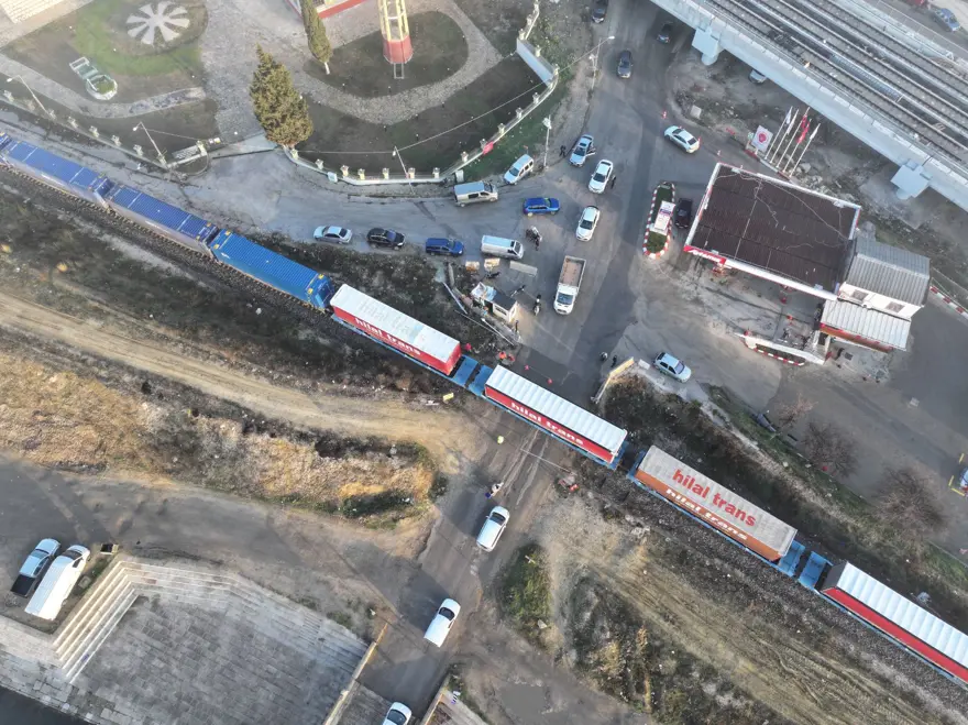 Edirne’de trafiği durduran tren arızası 2