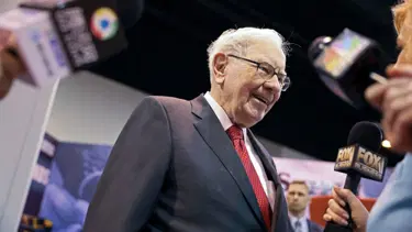 Ünlü yatırımcı Buffett, Apple hisselerinden 100 milyar dolar kazandı