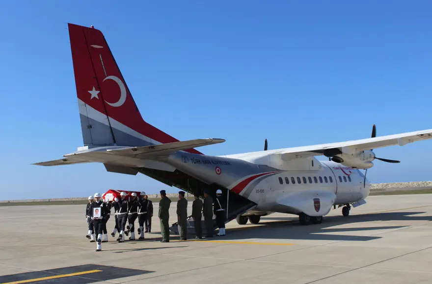 DAEŞ roketinin patlaması sonucu şehit olan polis son yolculuğuna uğurlandı 1