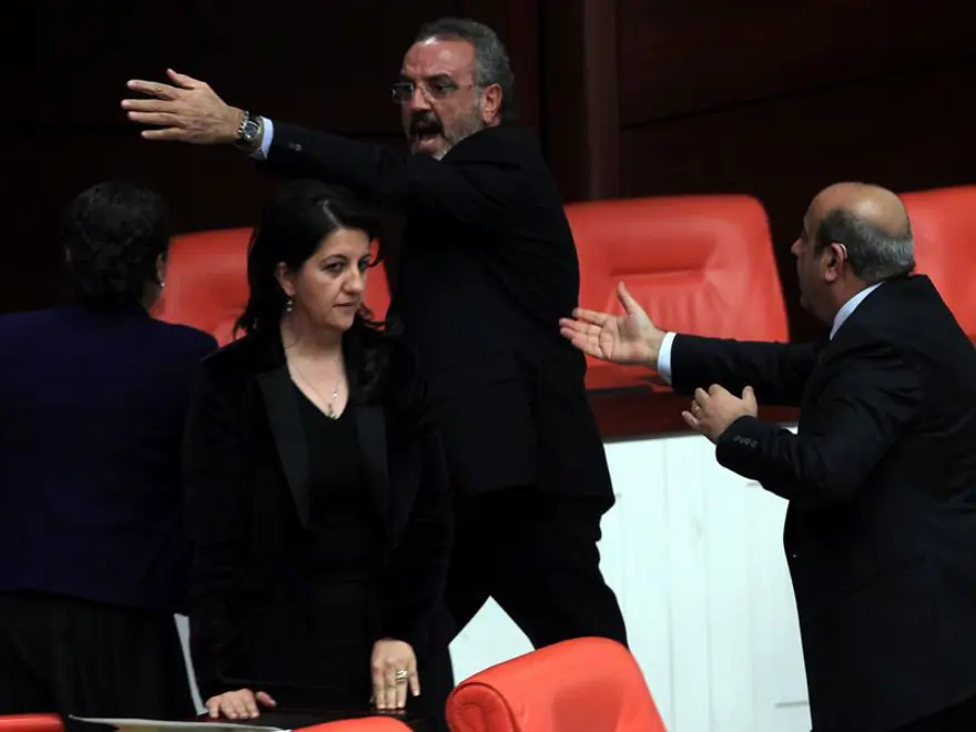 Meclis'te gergin oturum 3