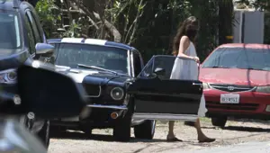 Dakota Johnson alışverişe çıktı mahsur kaldı