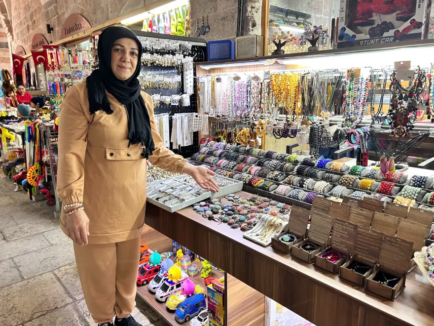 450 yıllık külliyede aile ekonomisine katkı sağlıyorlar: 60 dükkanı da kadınlar işletiyor 1