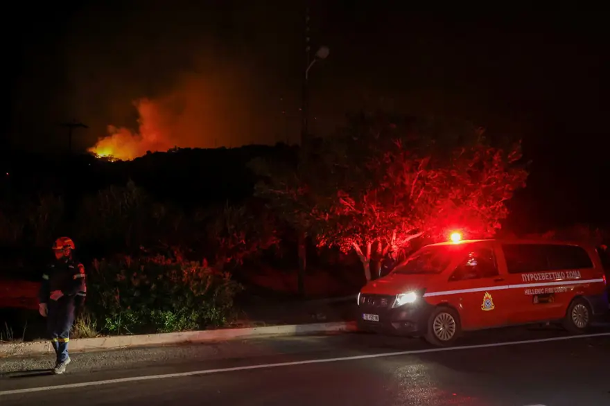HALKİDİKİ'DEKİ YANGIN, ÇAM ORMANINA SIÇRADI 4