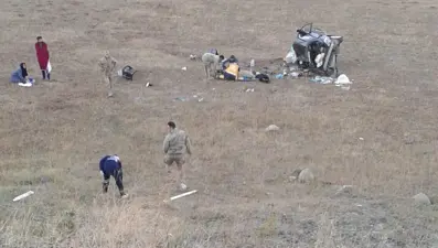 Şarampole devrilen otomobildeki 1 bebek öldü, 3 kişi yaralandı